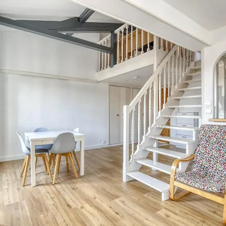 Jeanne D'arc Apartment *