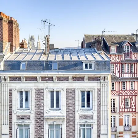 Jeanne D'arc Apartment *