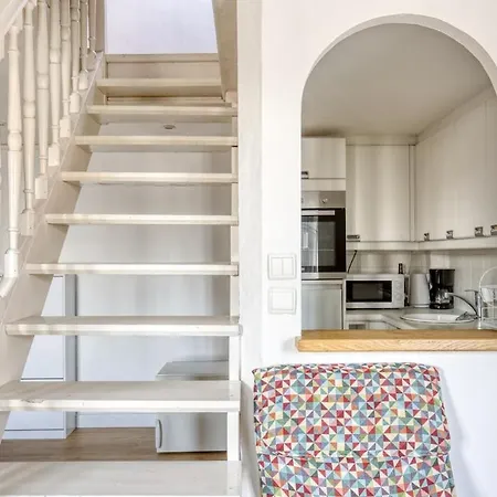 Jeanne D'arc Apartment *